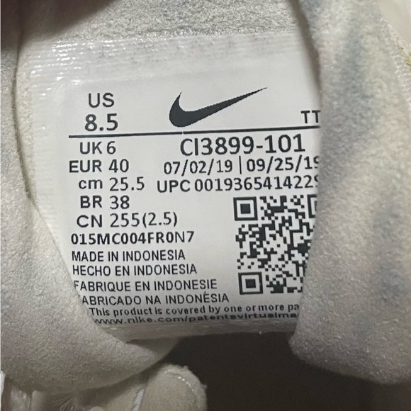 Nike Air Max 270 React - Picture 6 of 7